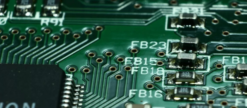 ỨNG DỤNG CÔNG NGHỆ CHÂN KHÔNG TRONG SẢN XUẤT LINH KIỆN ĐIỆN TỬ