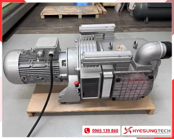 mua bơm chân không 11kW