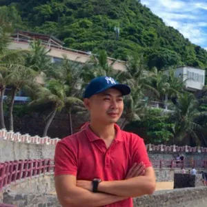 Tác giả Trịnh Tâm