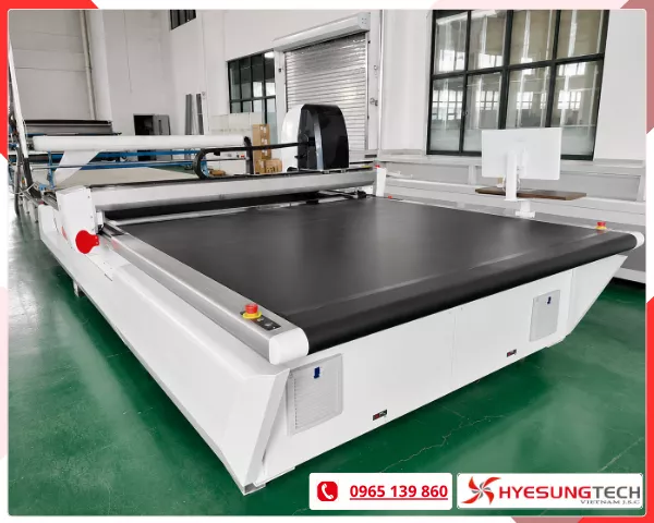 Một hệ cắt vải công nghiệp