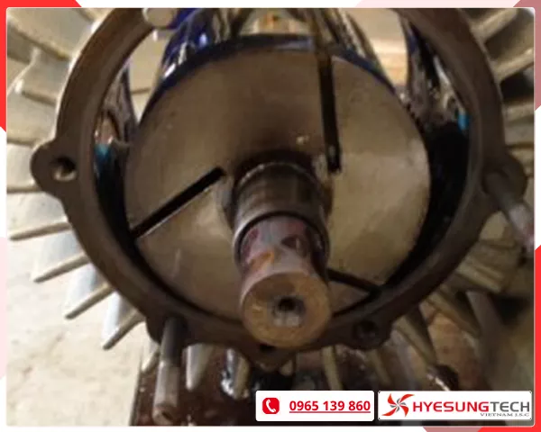 Dấu hiệu cánh than bơm hút chân không cần thay mới